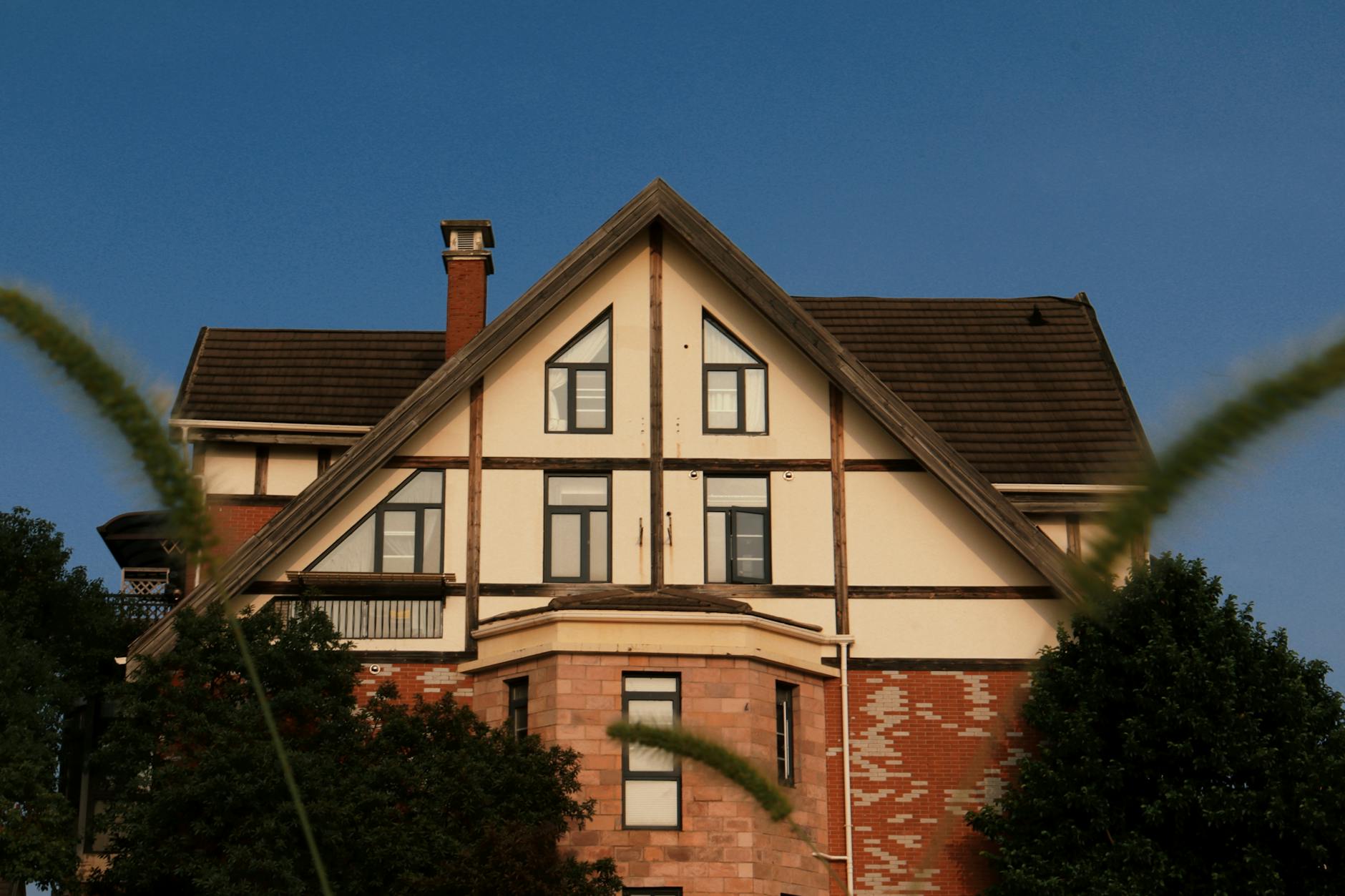 Xây Nhà Trọn Gói: Tham Khảo Mẫu Nhà Đẹp, Bảng Giá & Kinh Nghiệm Thực Tế Từ Gia Chủ 4 Xây Nhà Trọn Gói: Tham Khảo Mẫu Nhà Đẹp, Bảng Giá & Kinh Nghiệm Thực Tế Từ Gia Chủ