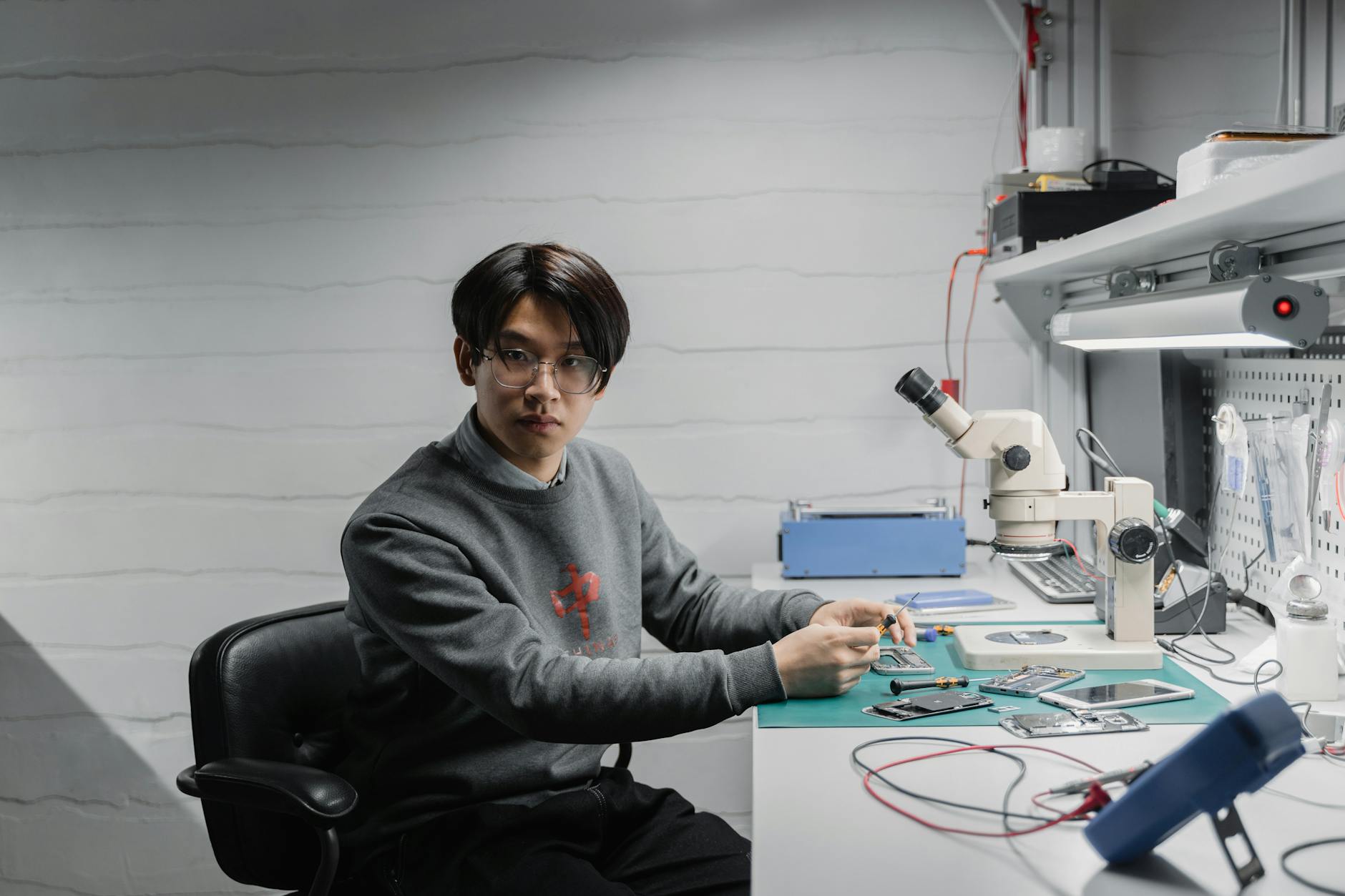 Phân Tích Chi Tiết: "Sửa Chữa Hay Xây Mới?" - Mổ Xẻ Từng Phương Án